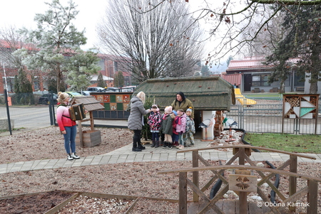 Nova panelna ograja za večjo varnost in lepši videz igrišča vrtca Pestrna (11)